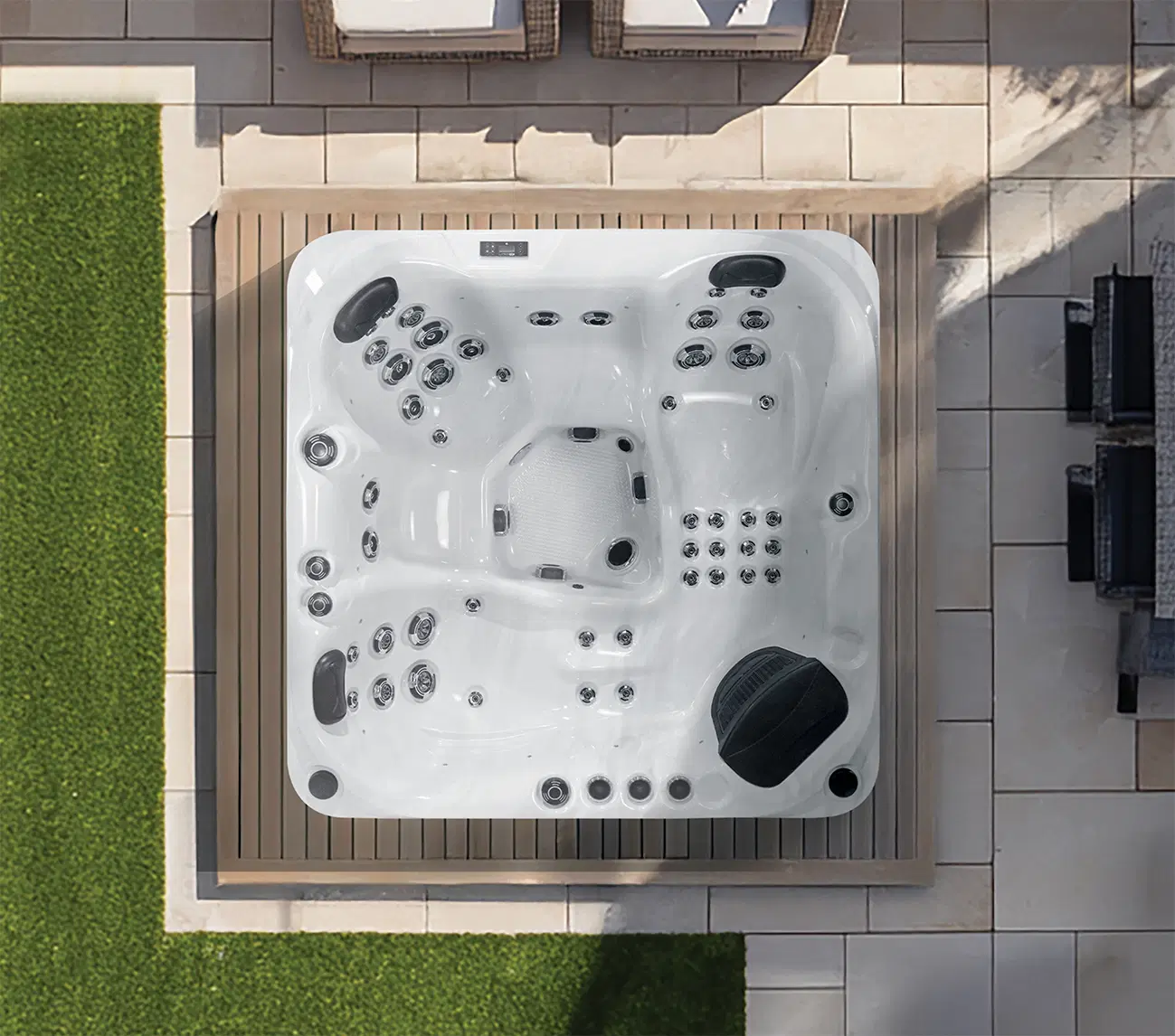 Happy Hot Tub - Platinum Spas